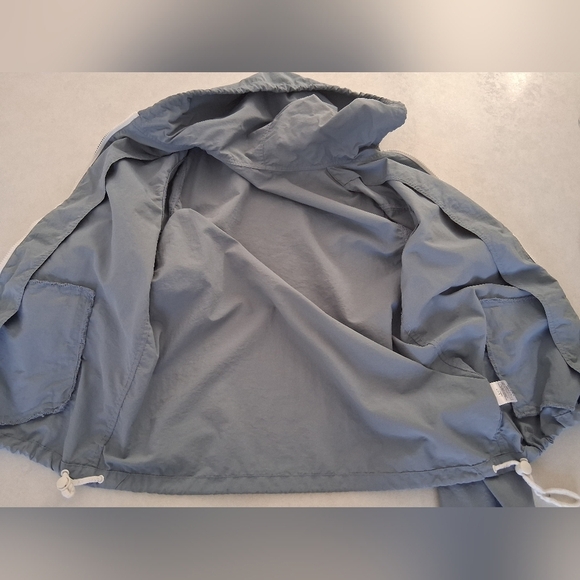 Brandy Melville- J. Galt Shanghai/ Gray Hooded Zip-Up Jacket/ US S - Picture 8 of 13